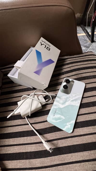 Vivo Y18 128GB | 8GB RAM | PTA Approved | Dual SIM | Box & Charger