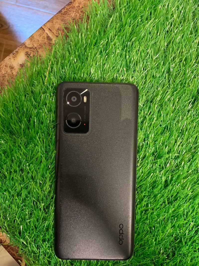 OPPO A76 1