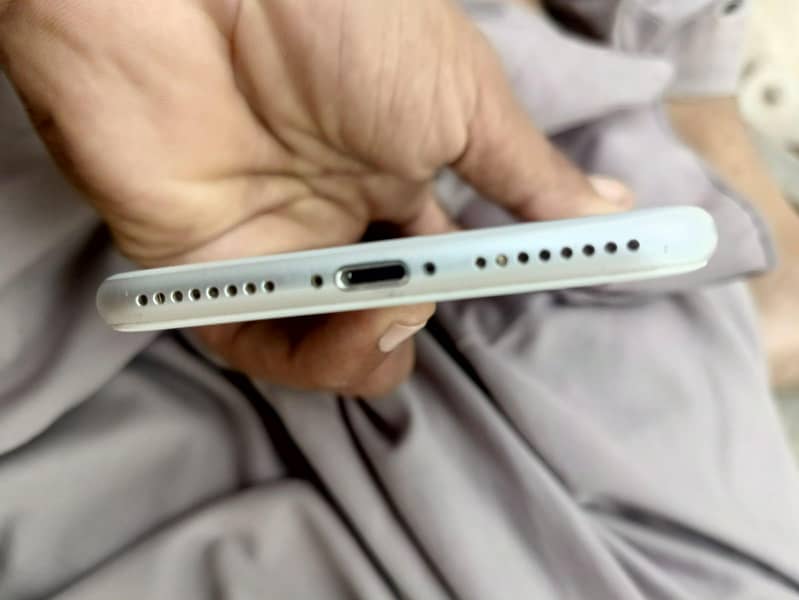 Apple iPhone 7 Plus 1
