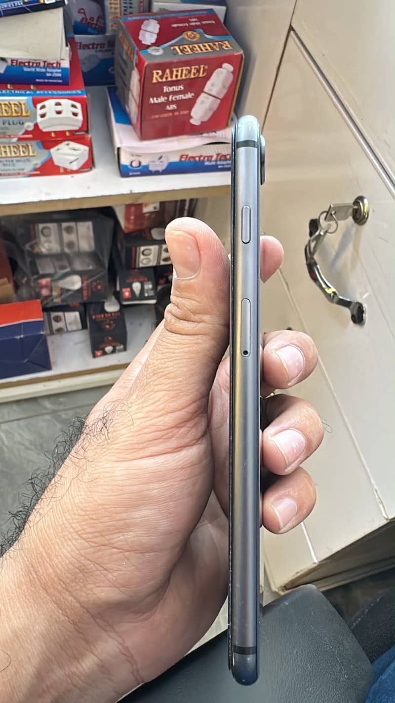 Apple iPhone 8 Plus 2