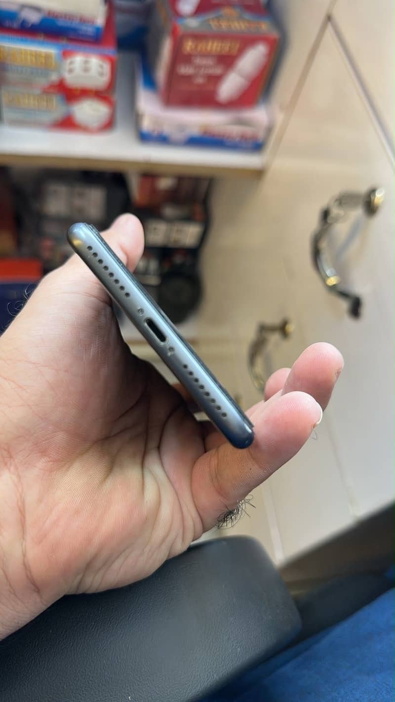 Apple iPhone 8 Plus 3