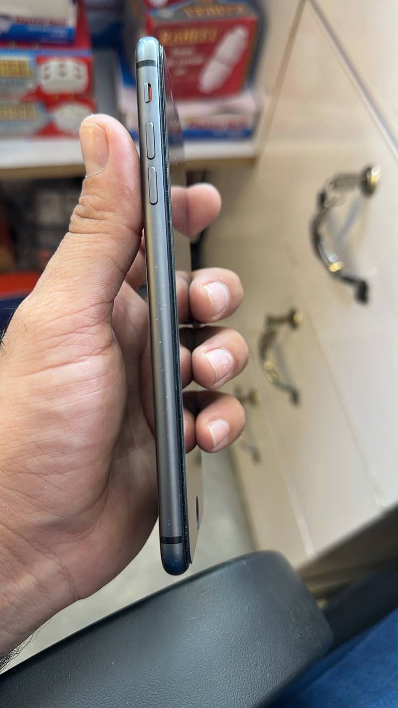 Apple iPhone 8 Plus 5