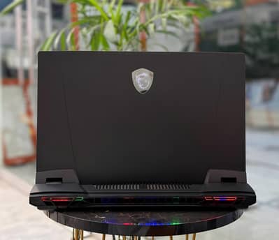 MSI TITAN, Intel Core i9, RTX 4090, 32GB/2TB, 17" UHD Mini LED