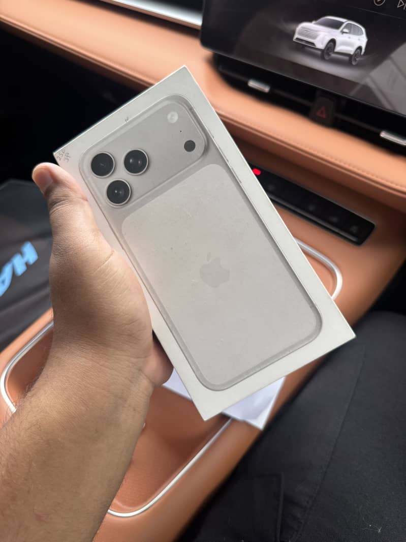 Apple iPhone 17 Pro Max 1