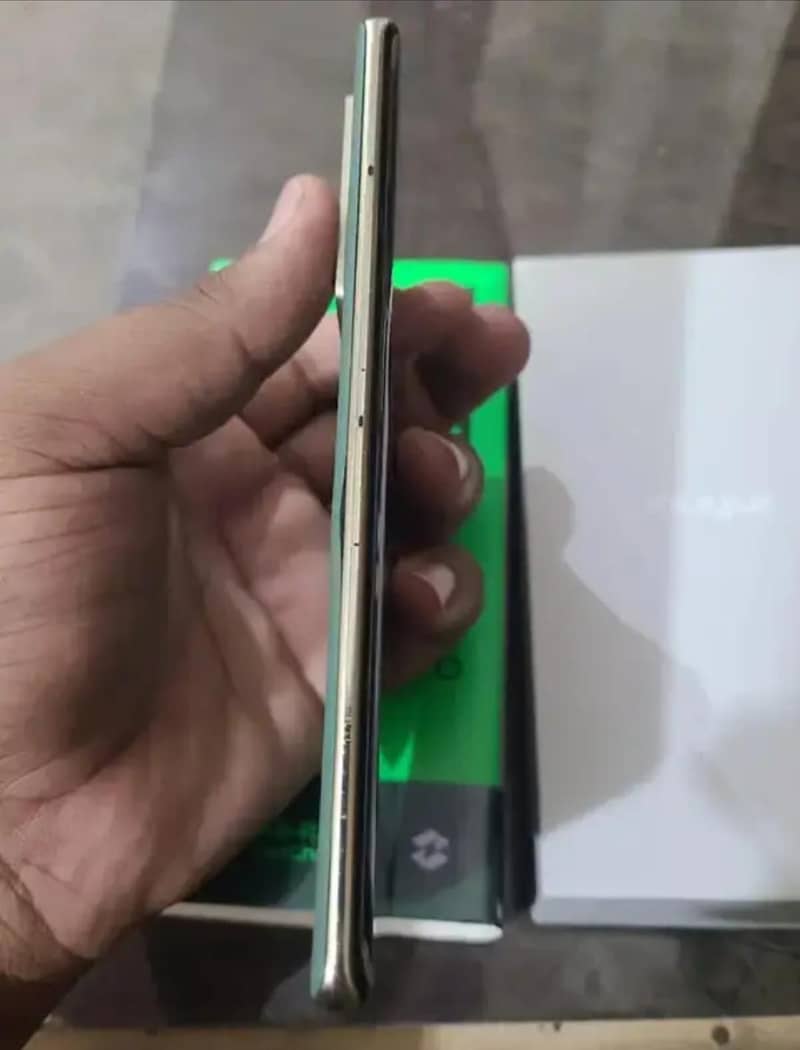 Infinix Note 40 Pro 4