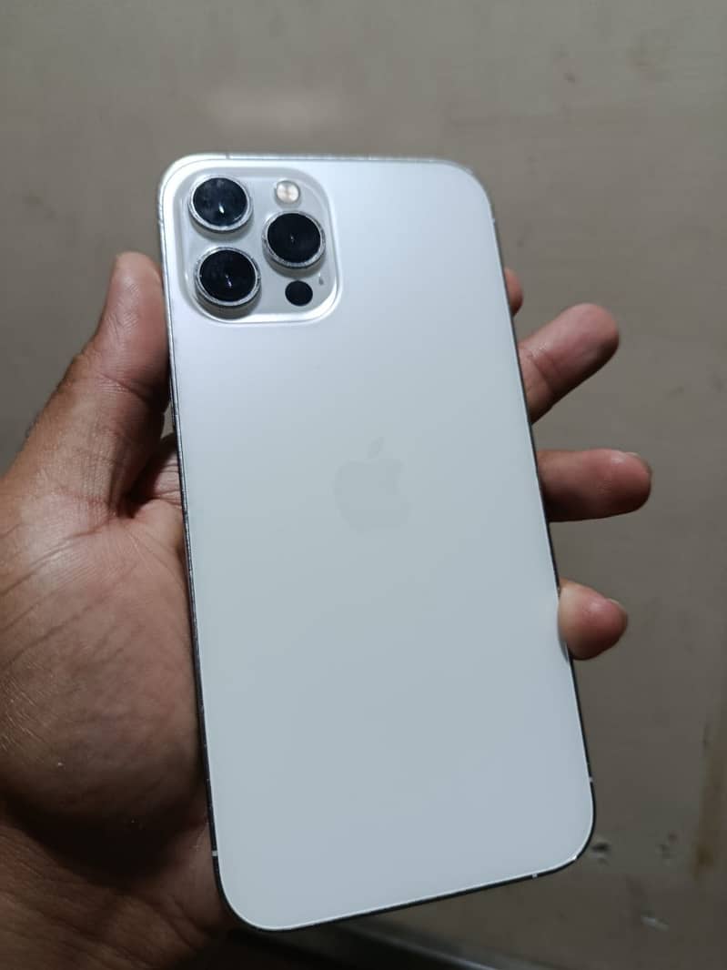 Apple iPhone 12 Pro Max 4