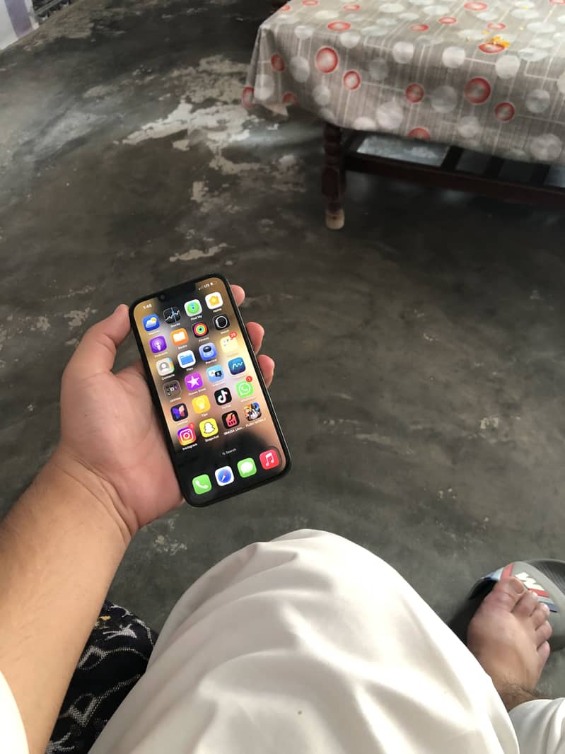 Apple iPhone 13 3