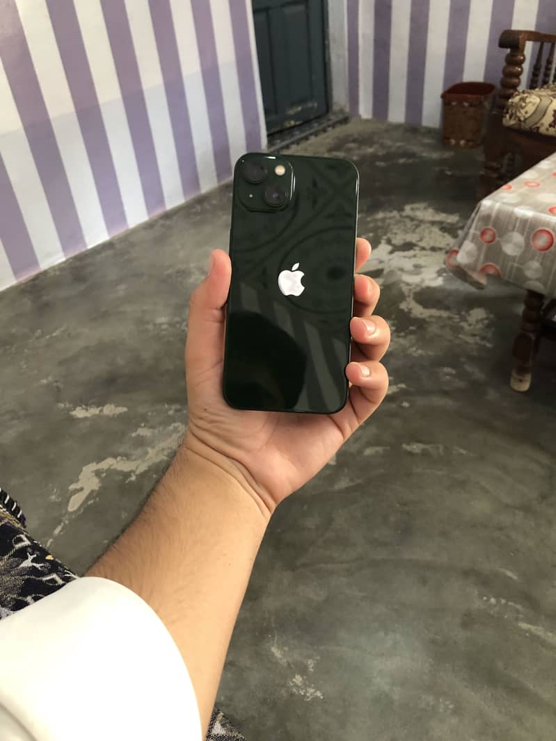 Apple iPhone 13 6