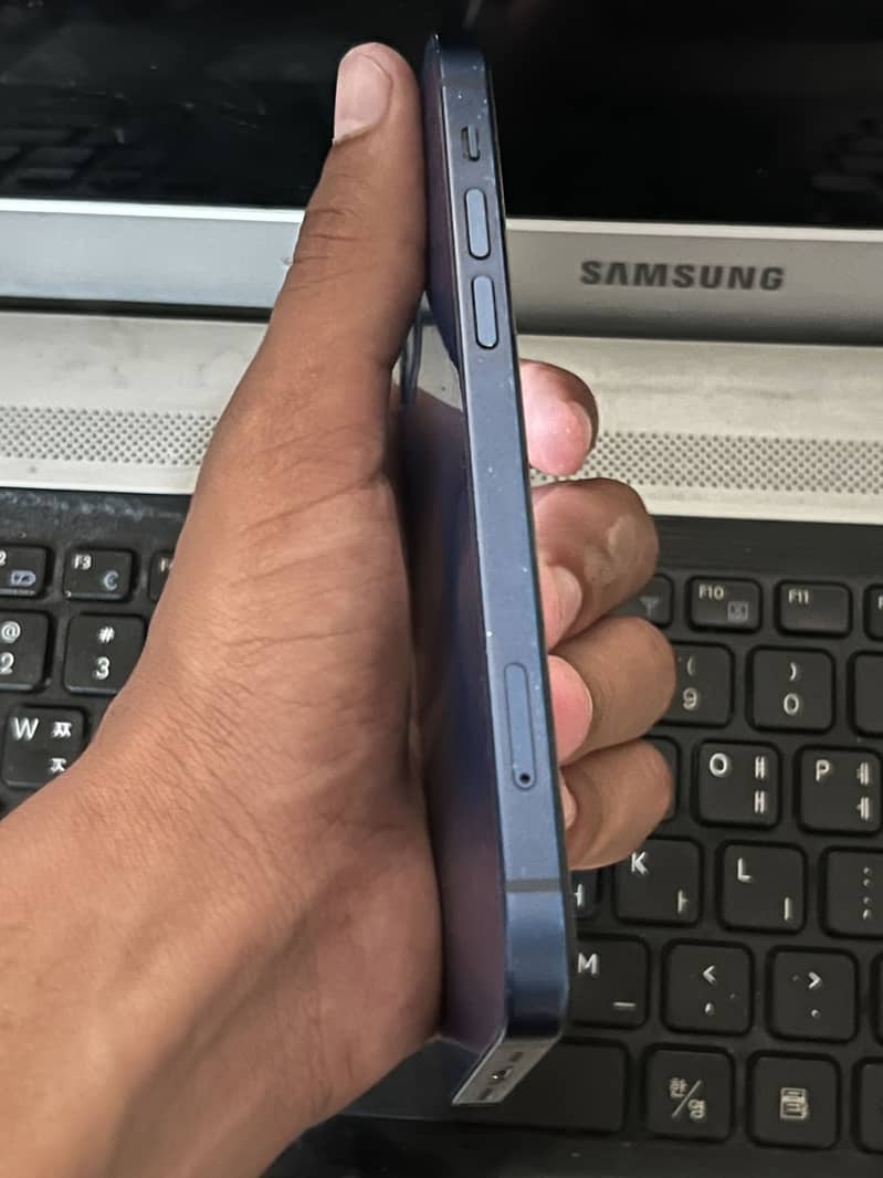 Apple iPhone 12 1