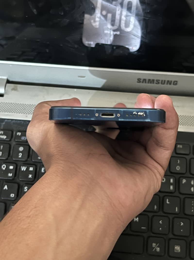 Apple iPhone 12 2