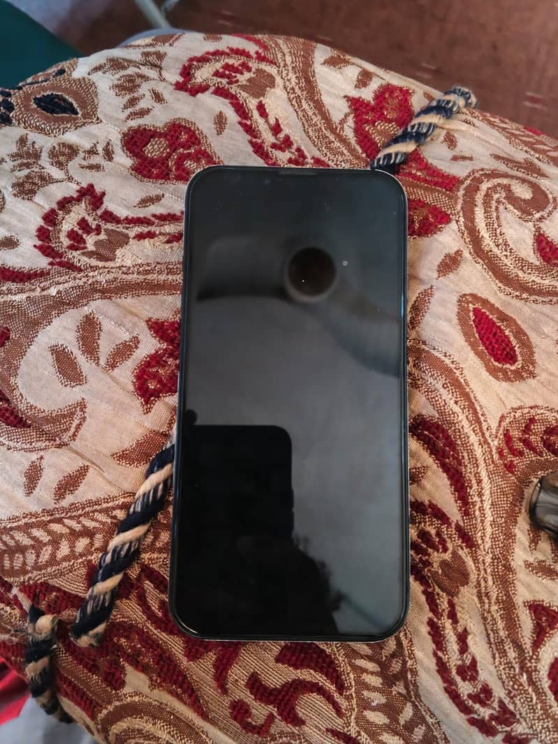 Apple iPhone 13 4
