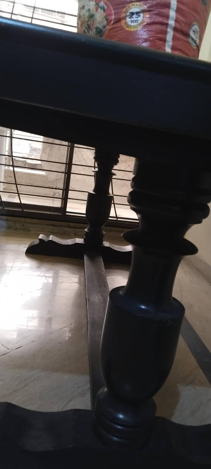 table, chair 0