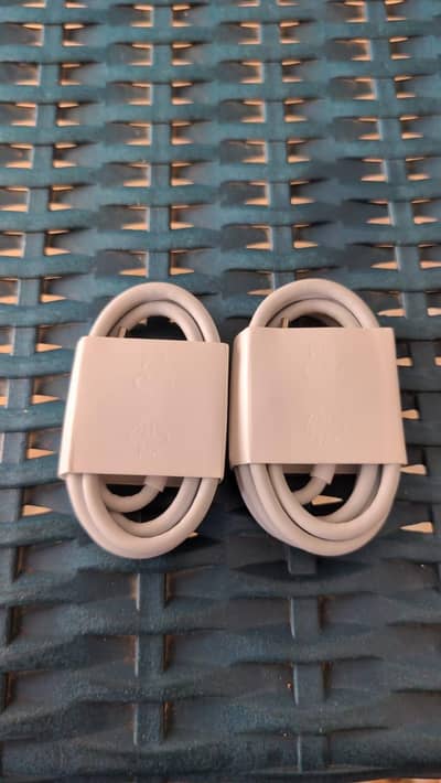 Vivo Orignal Box Pull out 120 Watt Supported Cables.