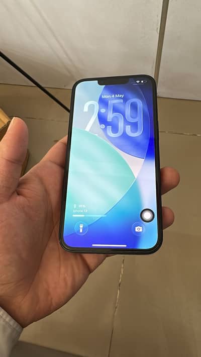 Apple iPhone 13