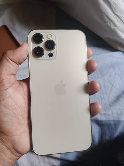 Apple iPhone 12 Pro Max with boxx