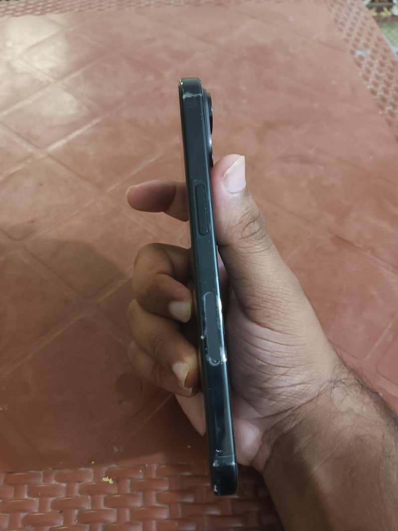 Apple iPhone 15 5