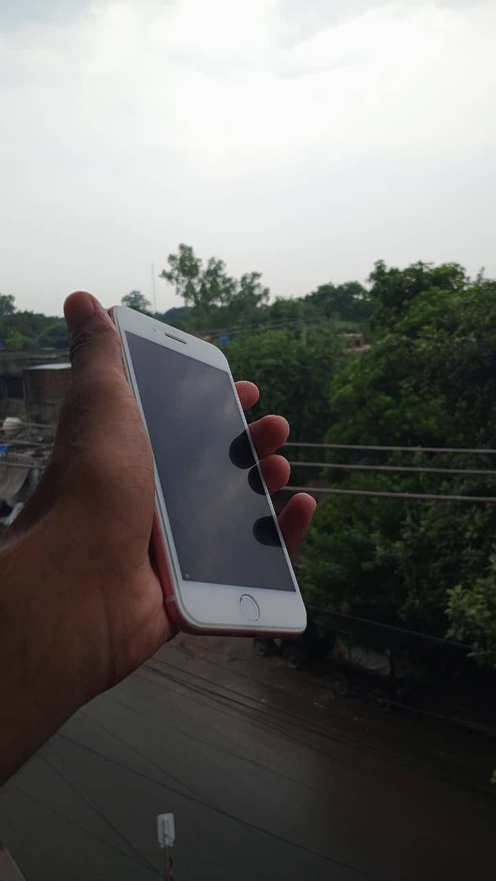Apple iPhone 7 Plus 2