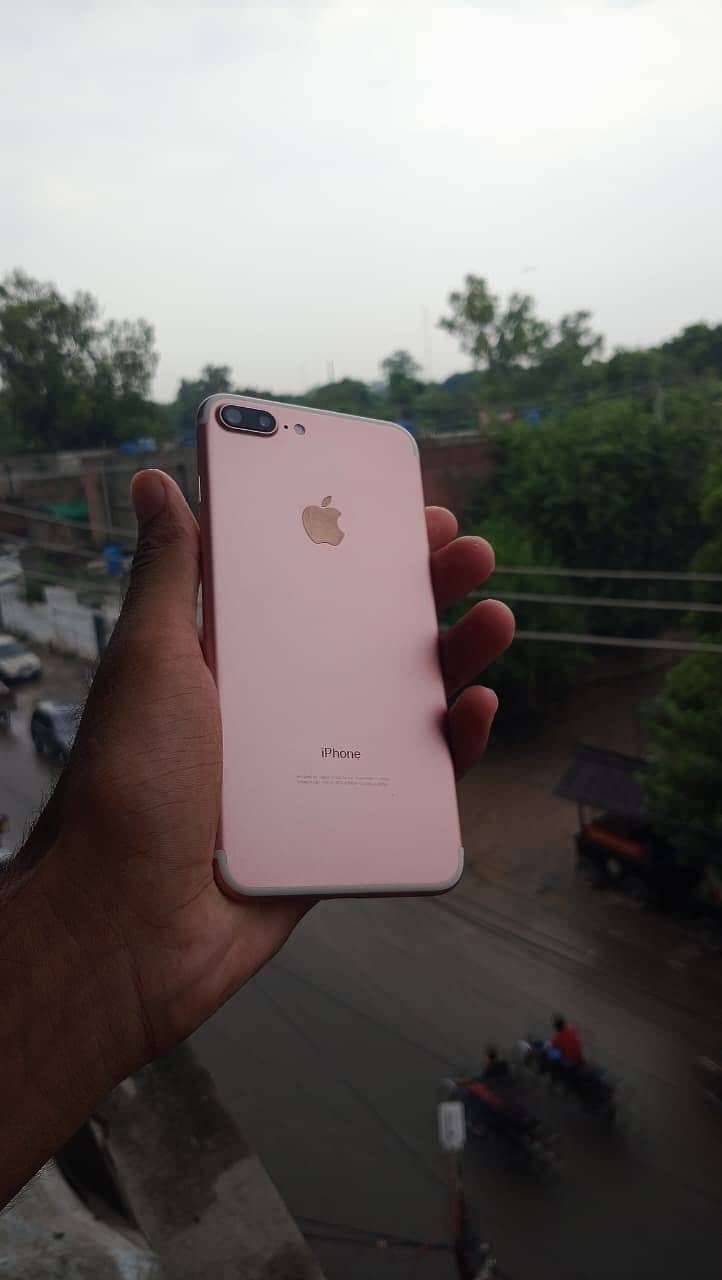 Apple iPhone 7 Plus 7