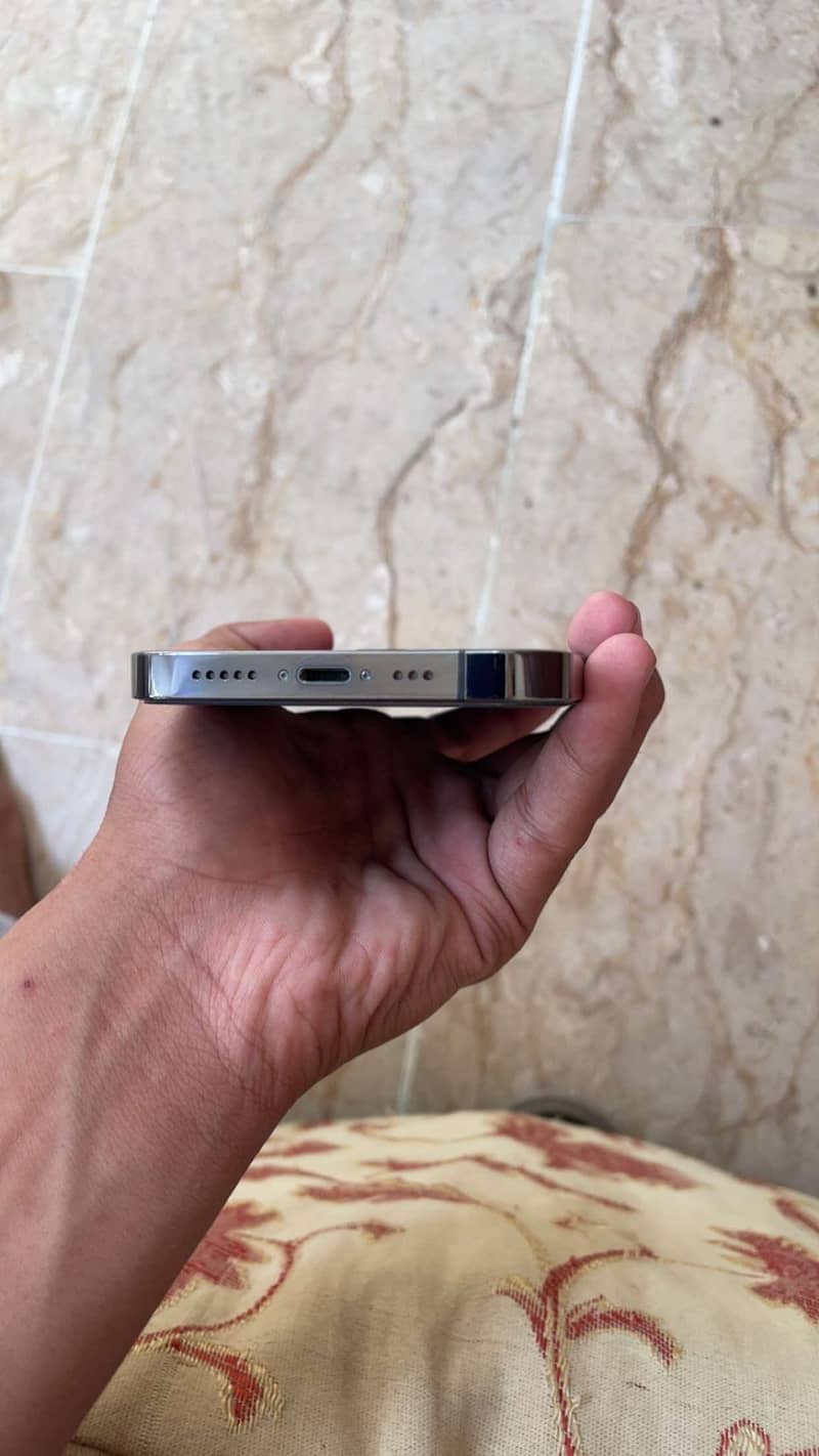 Apple iPhone 13 Pro 1