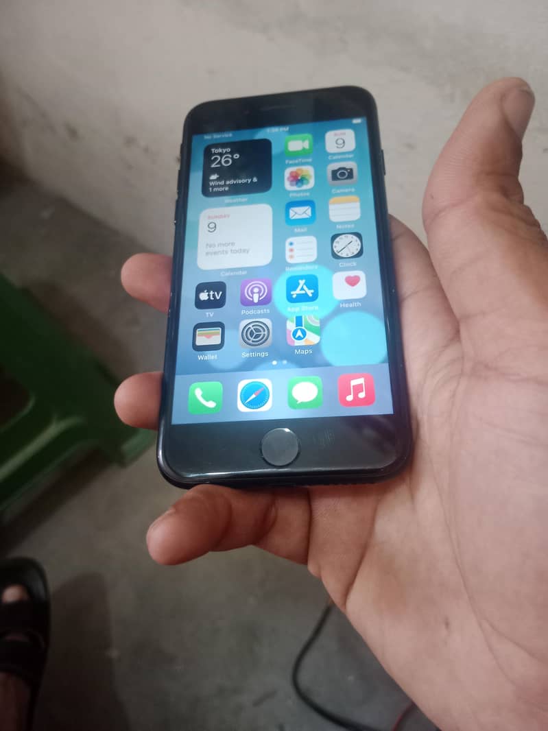 Apple iPhone 7 1