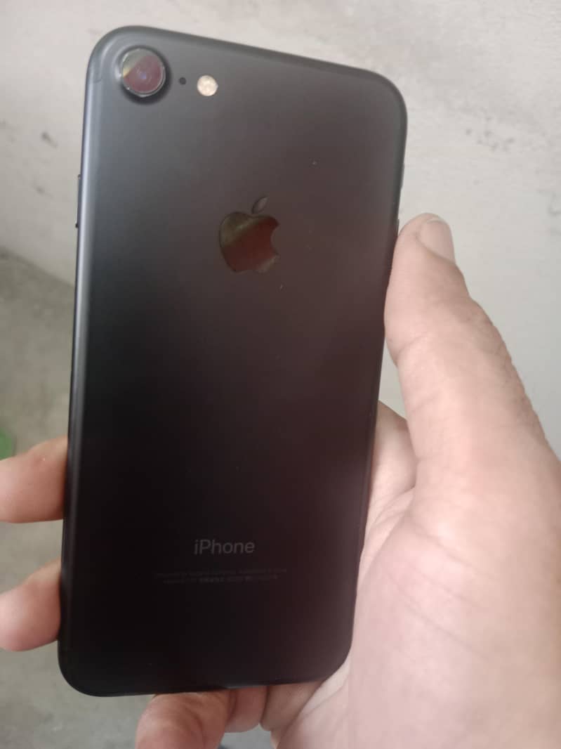 Apple iPhone 7 3