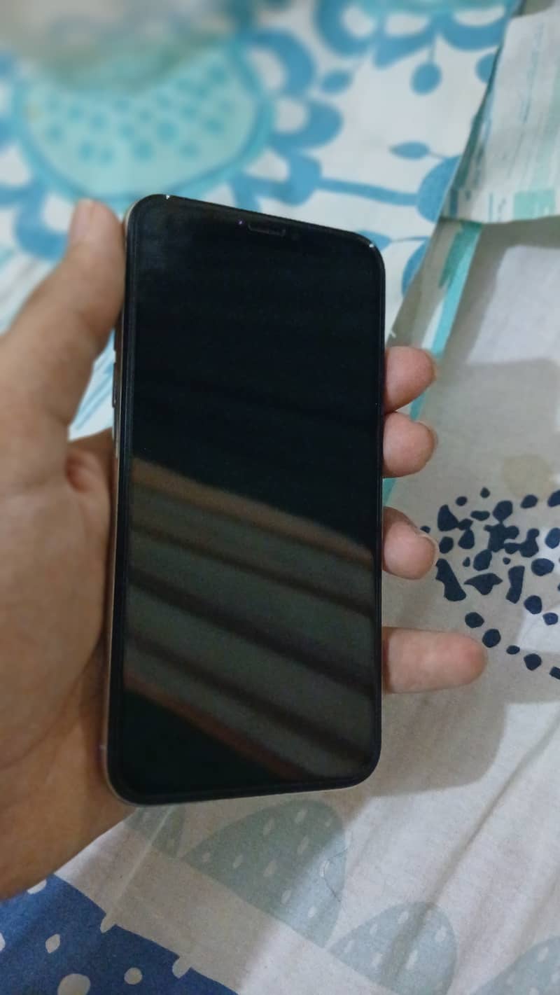 Apple iPhone x 4