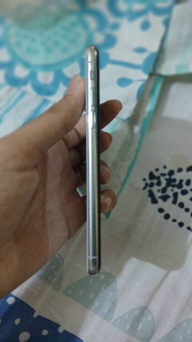Apple iPhone x 6