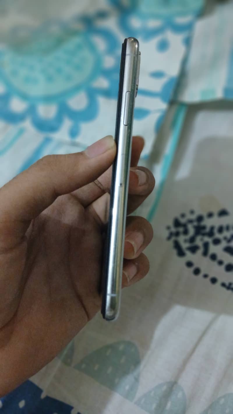 Apple iPhone x 7
