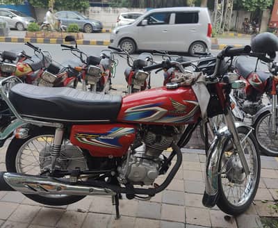 Red Honda 125