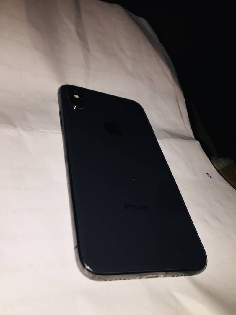 Apple iPhone X 4