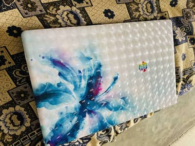 Sumsung Laptop 4 GB RAM 256 GB SSD