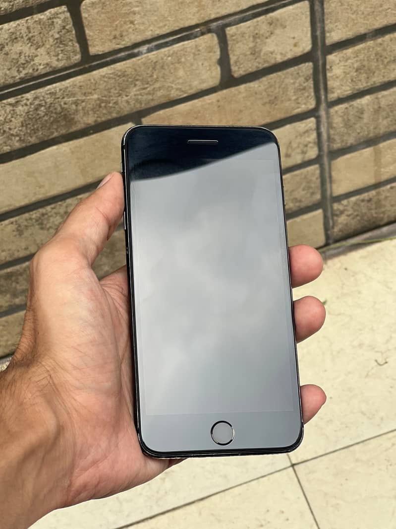 Apple iPhone 7 Plus 0