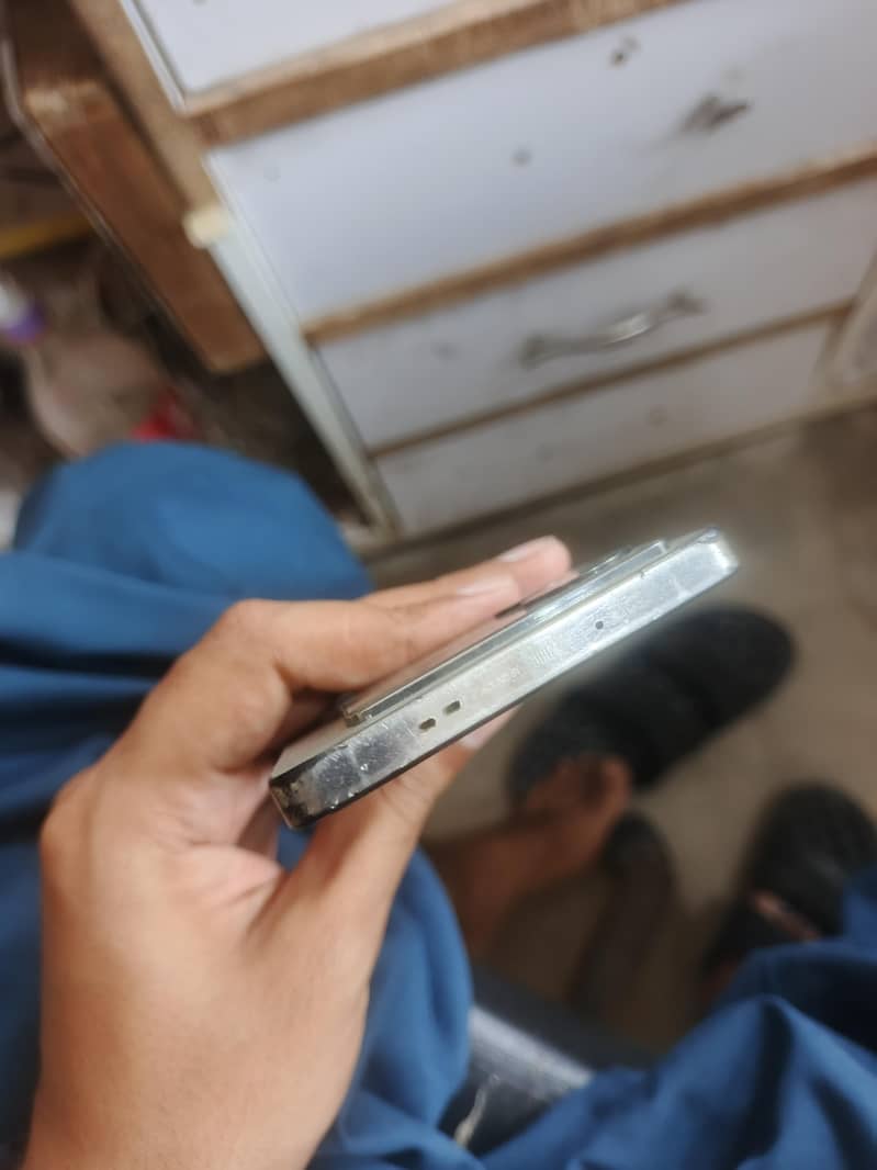 Infinix Note 40 5