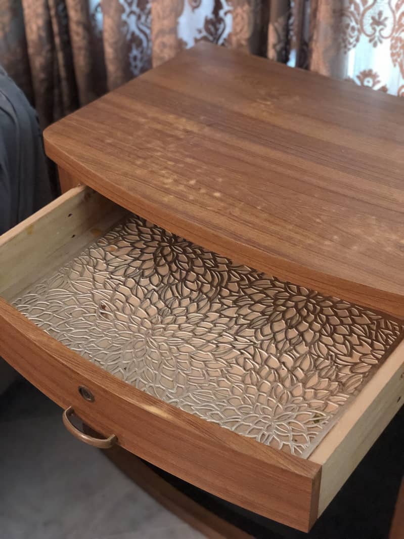 Computer Table 1