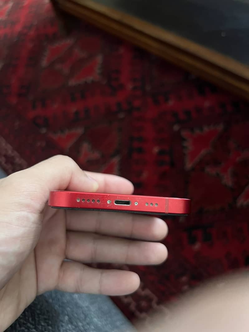 Apple iPhone 13 2