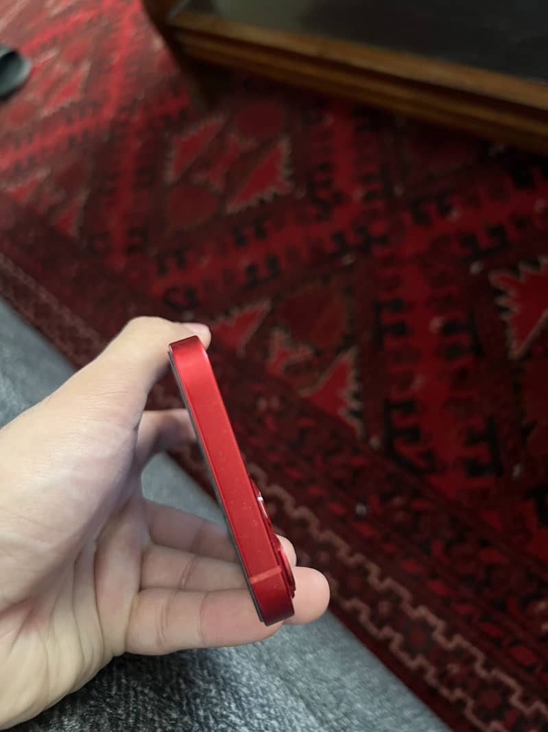 Apple iPhone 13 4