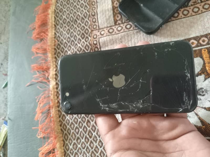 Apple iPhone SE 8