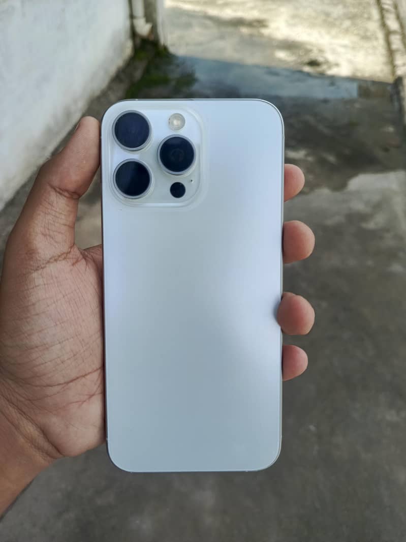 Apple iPhone 15 Pro Max 0