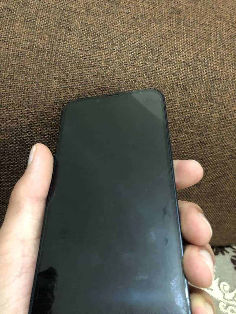 Apple iPhone 13 5