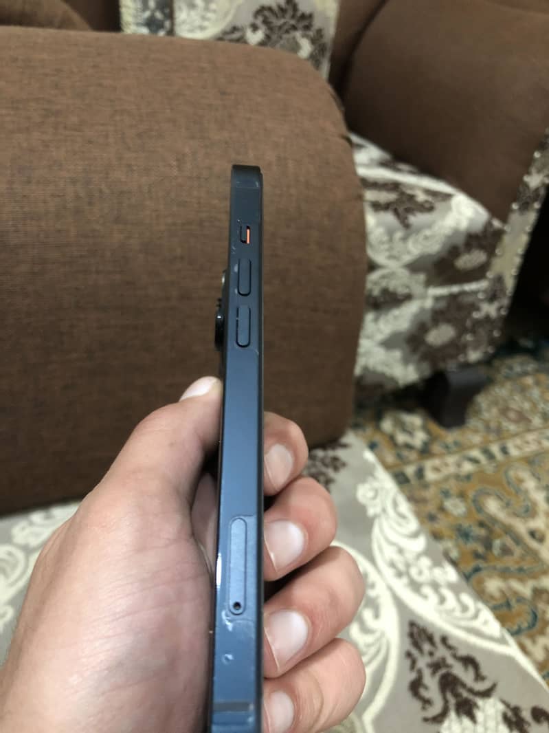 Apple iPhone 13 6
