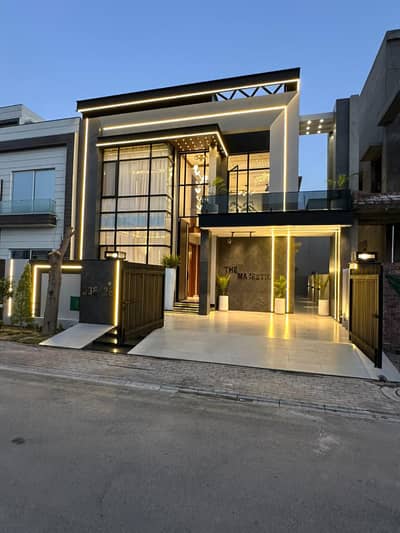 10 Marla Residential House For Rent In Sector C, Nearby Commercial Market, School, Mosque And Health Care Canter