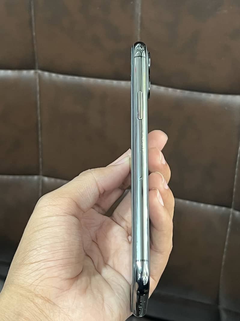 Apple iPhone 11 Pro 3