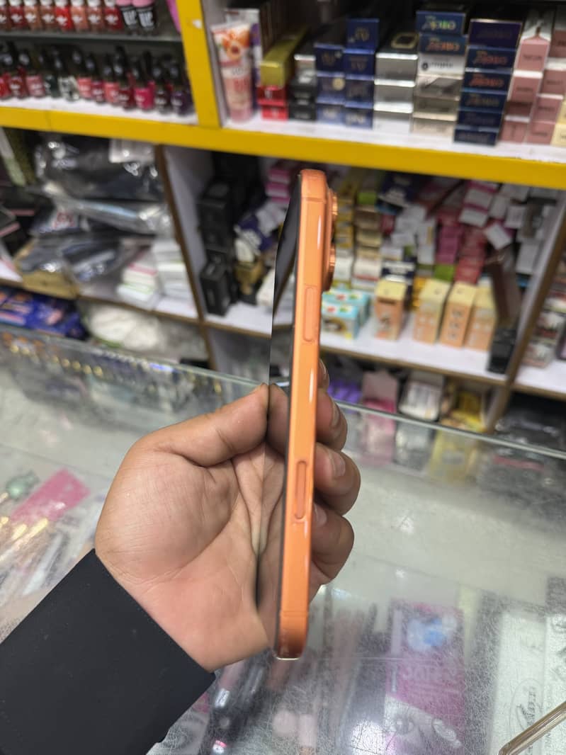 Apple iPhone 17 Pro Max 2