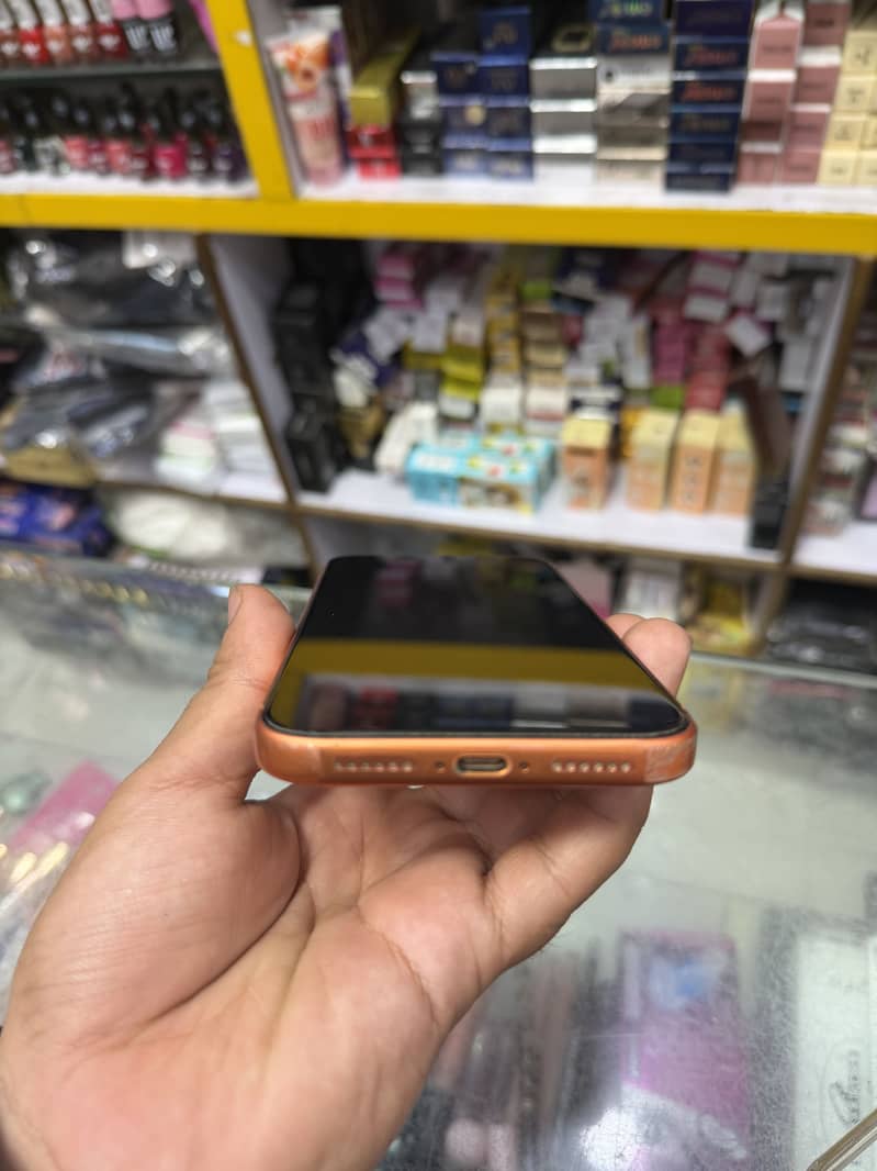 Apple iPhone 17 Pro Max 3