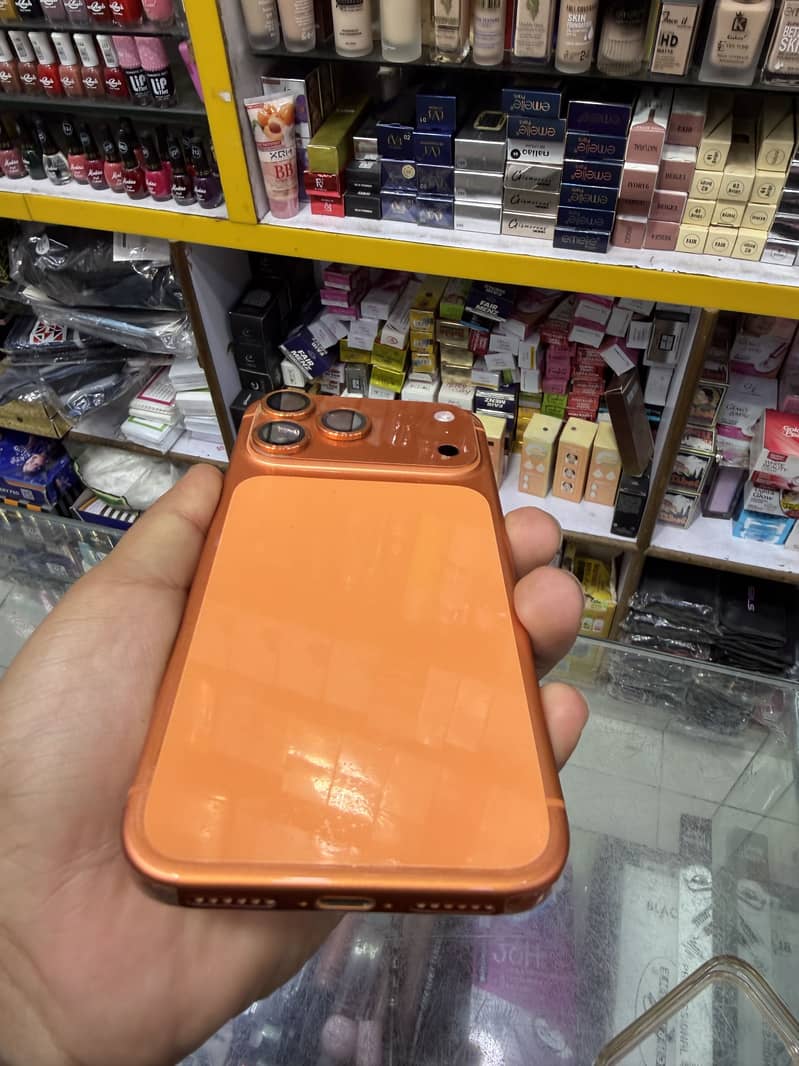 Apple iPhone 17 Pro Max 4