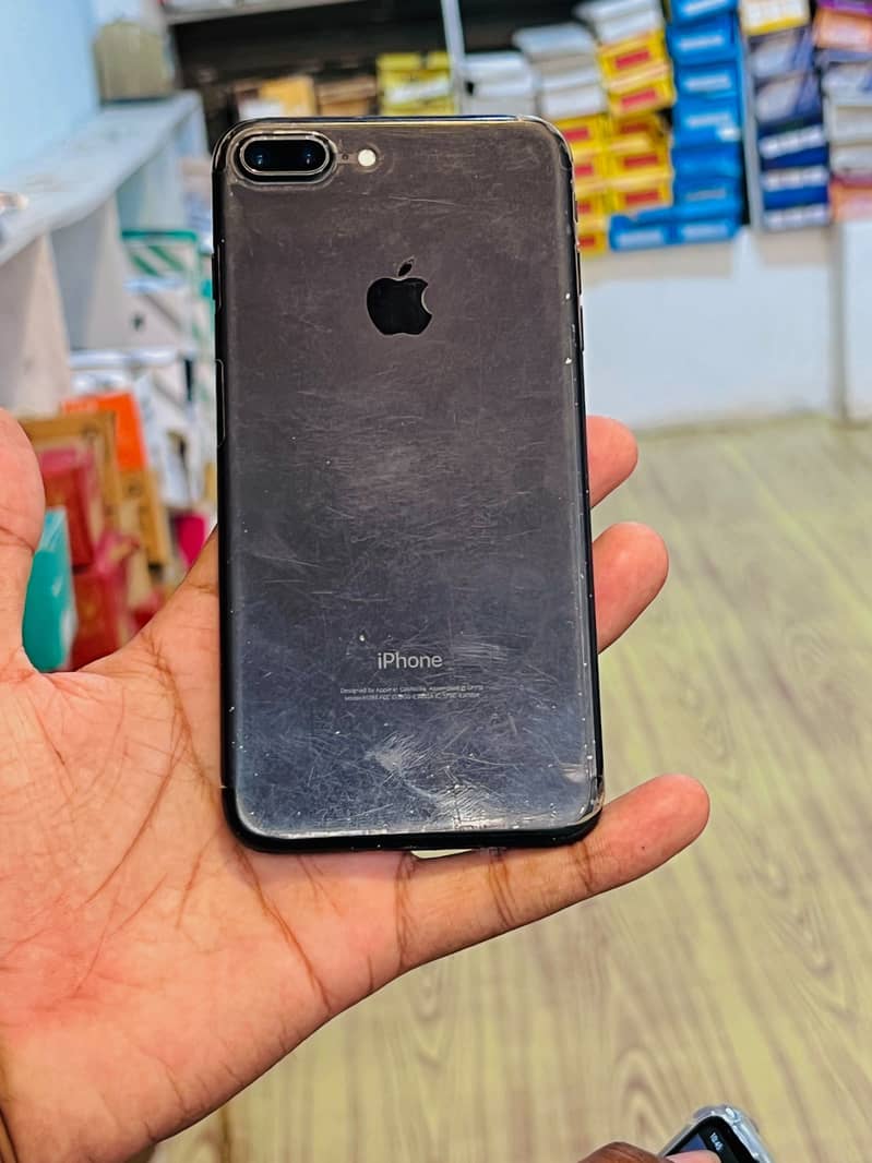 Apple iPhone 7 Plus 1