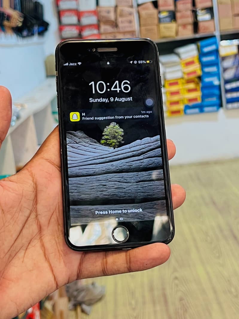 Apple iPhone 7 Plus 4