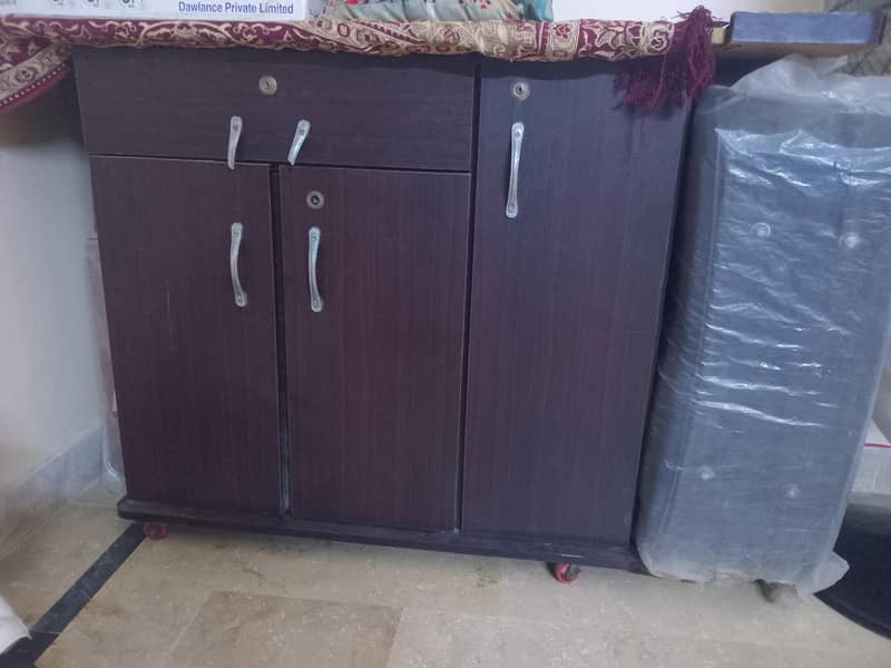 iron stand good condition 0