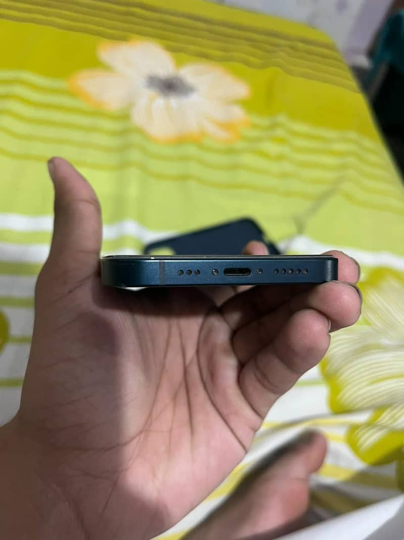 Apple iPhone 13 3
