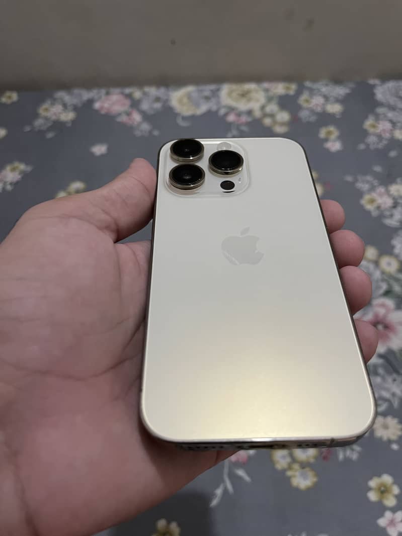 Apple iPhone 14 Pro 1